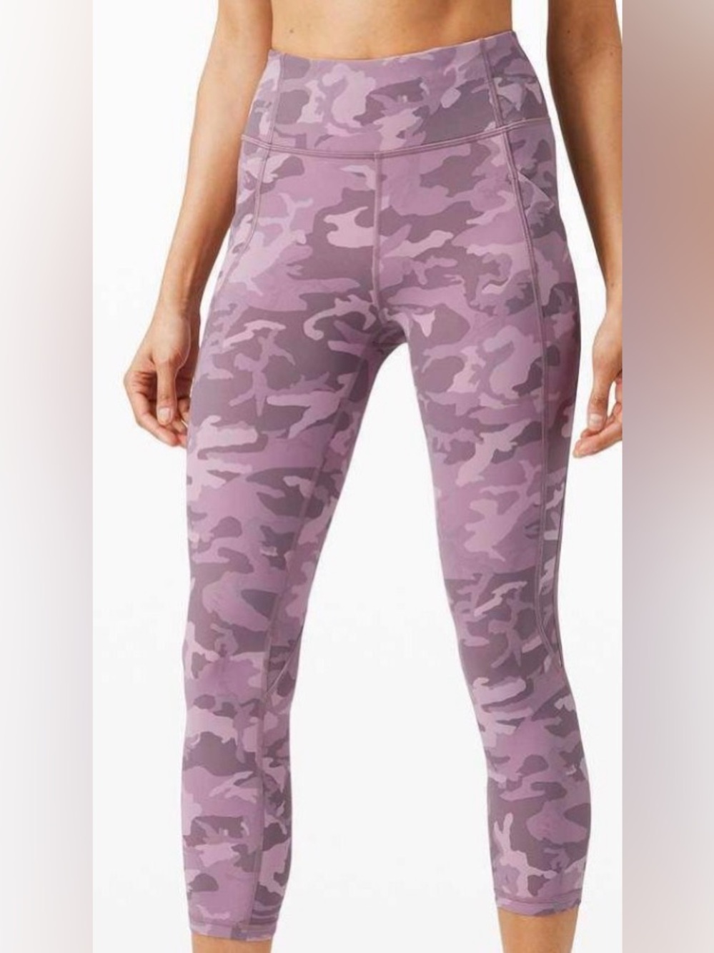 lululemon camo Purple Legging size 6 like new condition